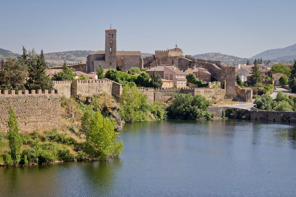 Los diez pueblos medievales mejor conservados de España Buitrago-de-Lozoya-1024x682